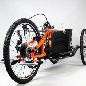 Oracing-Nat-M_Liegebike_Liegerad_Mountainbike_schwarz_orange_Scheibenbremse